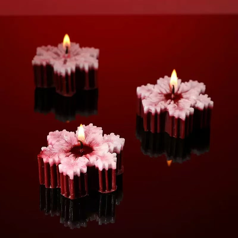 Christmas Limited Low-Temperature Candle – Snowflake Design in Red & White