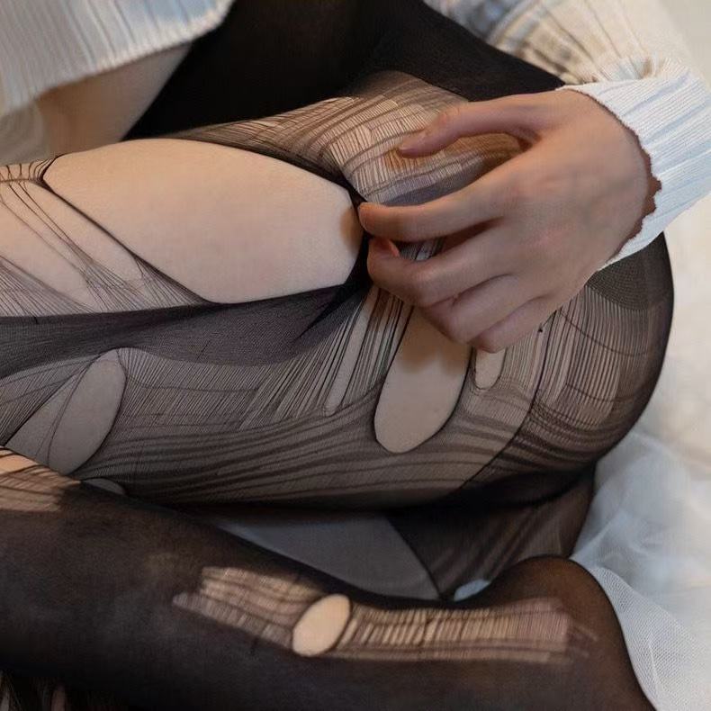 Tear-Away Sheer Black Pantyhose – One-Time Seduction